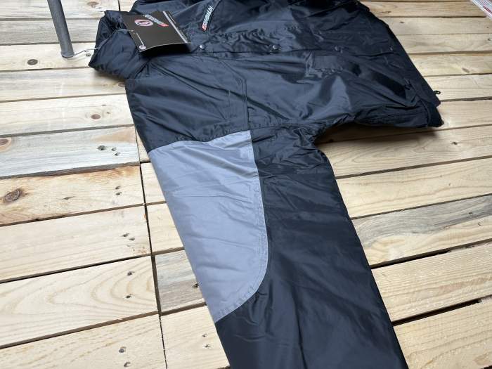CHAQUETA T-M IMPERMEABLE GARIBALDI GRIS