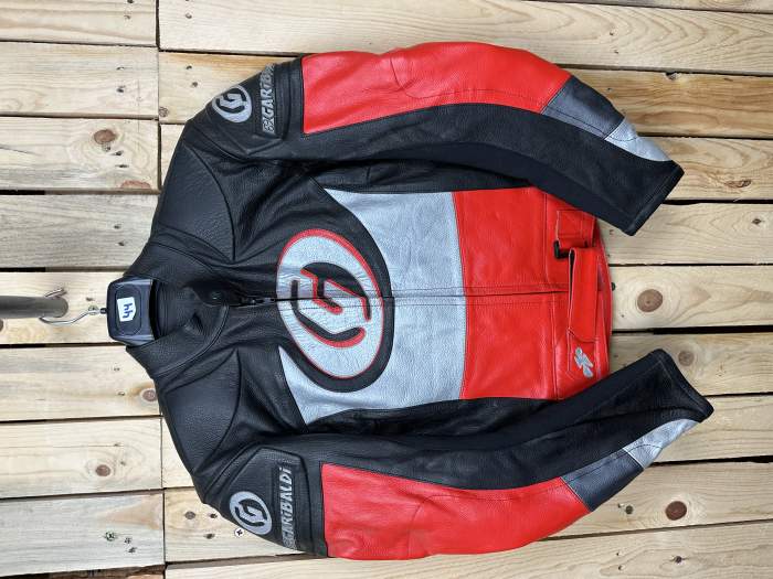 CHAQUETA T-S DE MOTO GARIBALDI ROJO 2