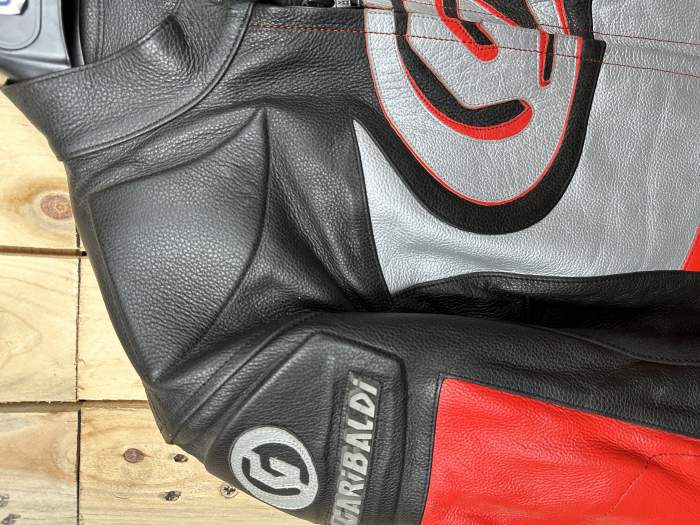 CHAQUETA T-S DE MOTO GARIBALDI ROJO 2