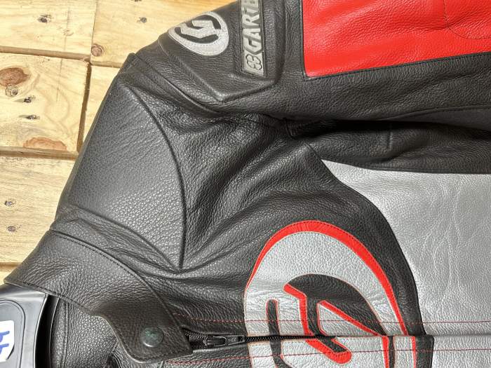 CHAQUETA T-S DE MOTO GARIBALDI ROJO 2