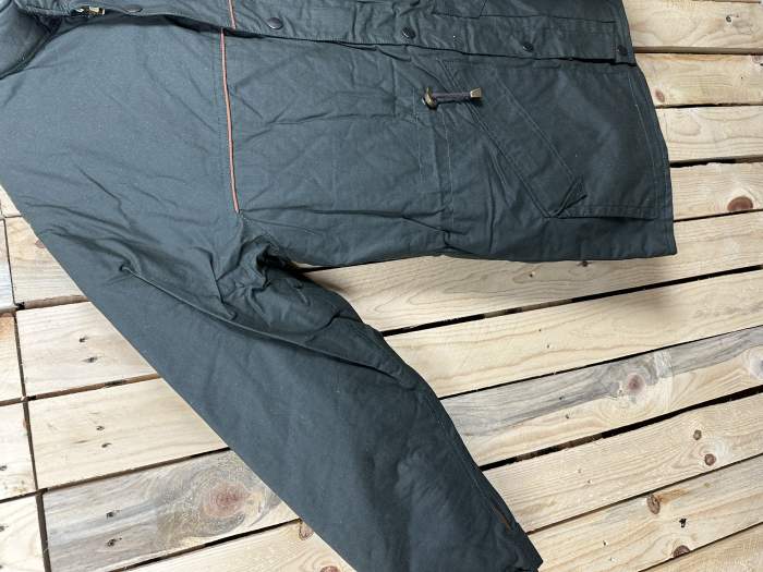 CHAQUETA T-M IMPERMEABLE KIWI GRASA VERDE