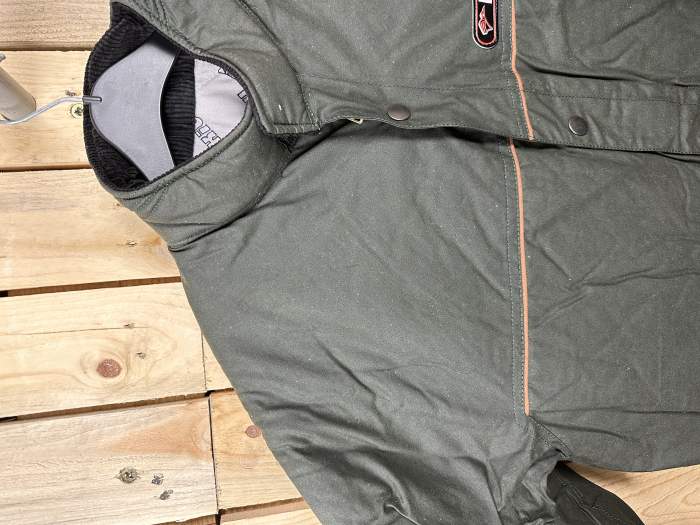 CHAQUETA T-M IMPERMEABLE KIWI GRASA VERDE