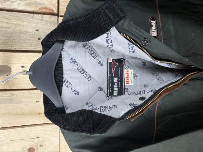 CHAQUETA T-M IMPERMEABLE KIWI GRASA VERDE