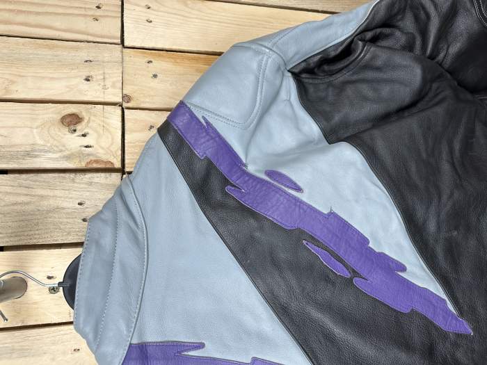CHAQUETA T-2XL MOTO GARIBALDI MORADO