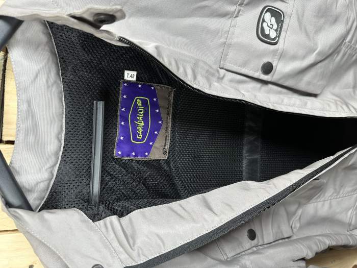 CHAQUETA T-M DE MOTO GARIBALDI GRIS IMPERMEABLE