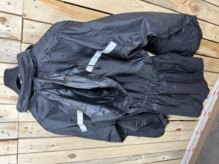 CHAQUETA T-L IMPERMEABLE GARIBALDI NEGRA 54