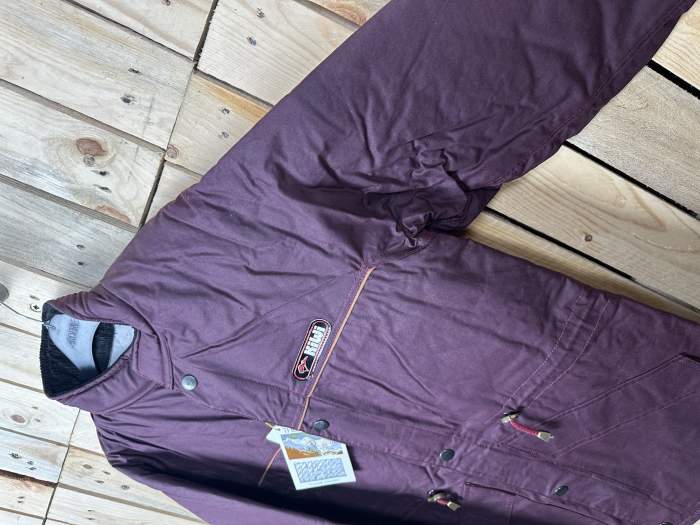 CHAQUETA T-S IMPERMEABLE KIWI GRASA BURDEOS 2