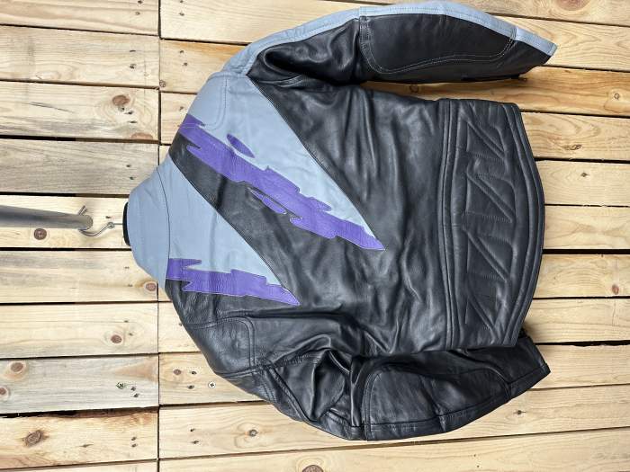 CHAQUETA T-S MOTO GARIBALDI MORADO