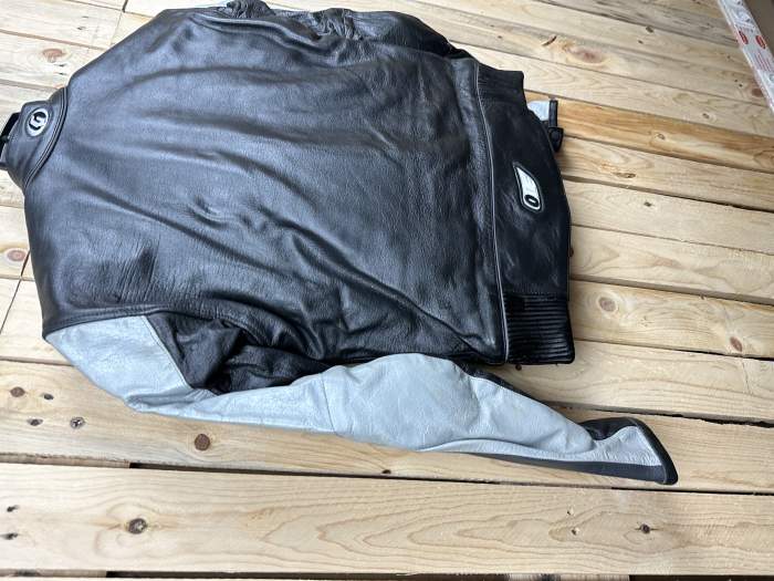 CHAQUETA T-S DE MOTO O1E NEGRA 1