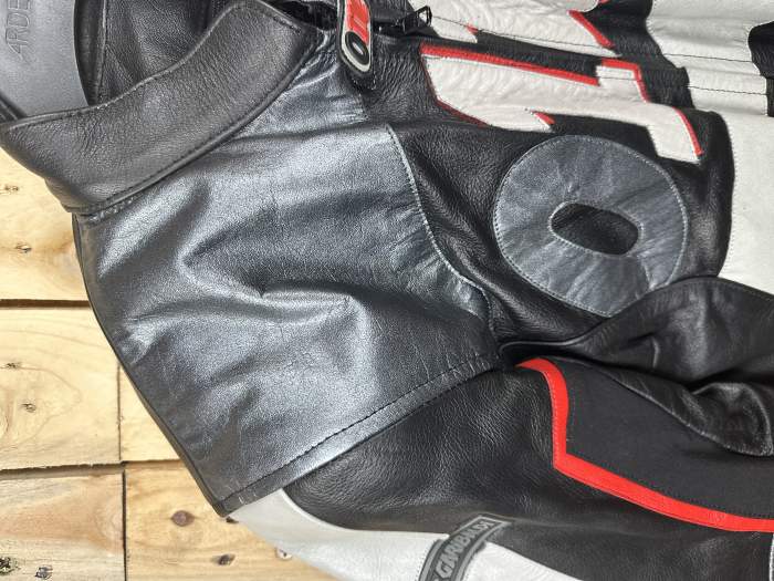 CHAQUETA T-S DE MOTO O1E NEGRA 2