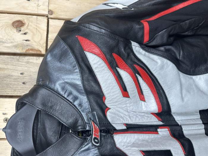 CHAQUETA T-S DE MOTO O1E NEGRA 2