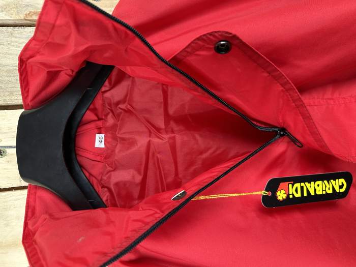 CHAQUETA T-S CHUBASQUERO GARIBALDI ROJO 46