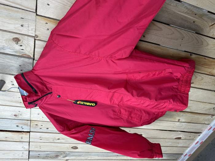CHAQUETA T-S CHUBASQUERO GARIBALDI ROJO