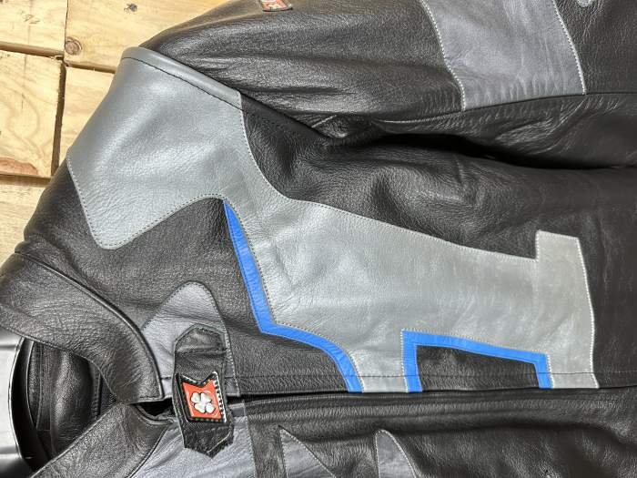 CHAQUETA T-S DE MOTO GARIBALDI 1 NEGRA 2