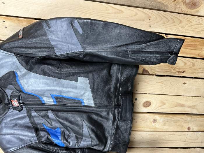 CHAQUETA T-S DE MOTO GARIBALDI 1 NEGRA 2