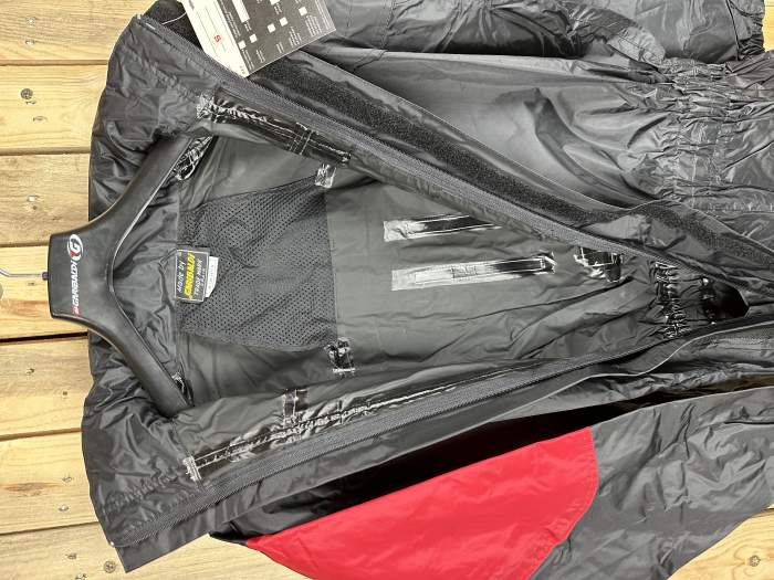 MONO T-S LLUVIA IMPERMEABLE GARIBALDI ROJO 2
