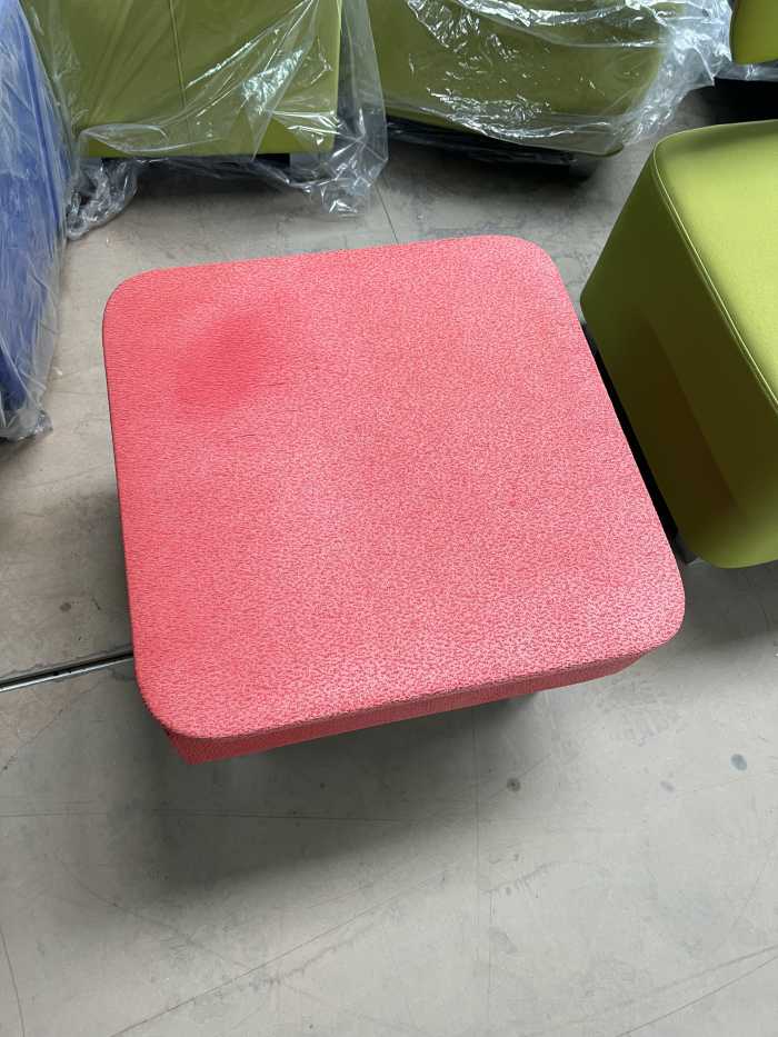 TABURETE LARS ROJO - QrBox.es