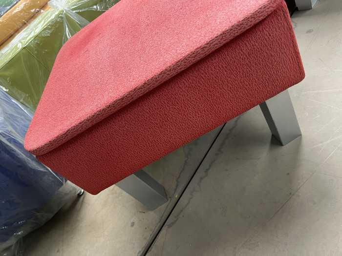TABURETE LARS ROJO - QrBox.es