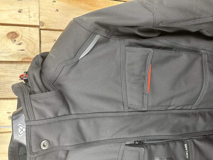 CHAQUETA T-S WURTH SOFTSHELL INVIERNO SCORPIUS - QrBox.es