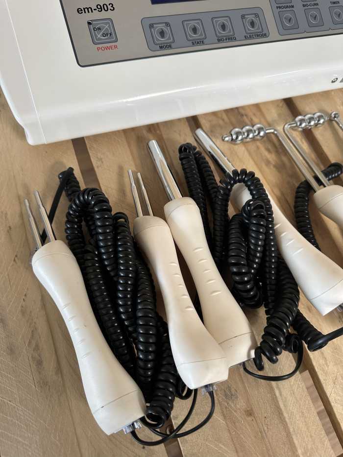 MAQUINA ALTA FREQUENCIA F-903 - QrBox.es