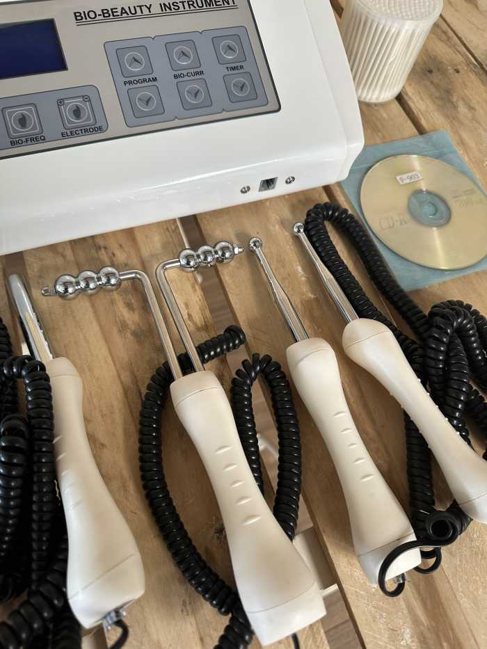 MAQUINA ALTA FREQUENCIA F-903 - QrBox.es