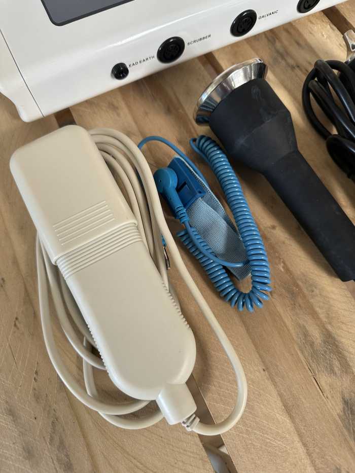 MAQUINA BELLEZA 3 EN 1 F-906 - QrBox.es