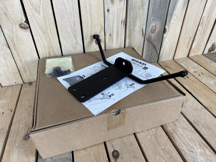 KIT FIJACION RESPALDO SHAD Y0TM52RV