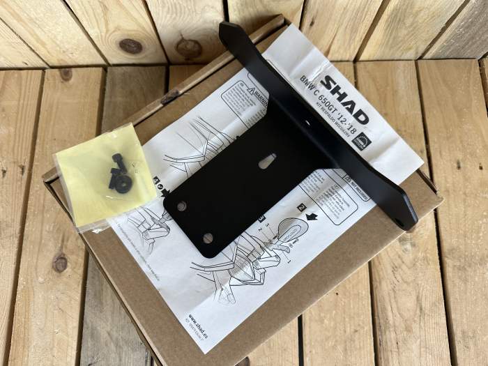 KIT FIJACION RESPALDO SHAD W0CG62RV