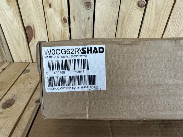 KIT FIJACION RESPALDO SHAD W0CG62RV