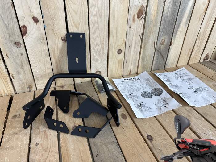 KIT FIJACION RESPALDO SHAD H0XD77RV