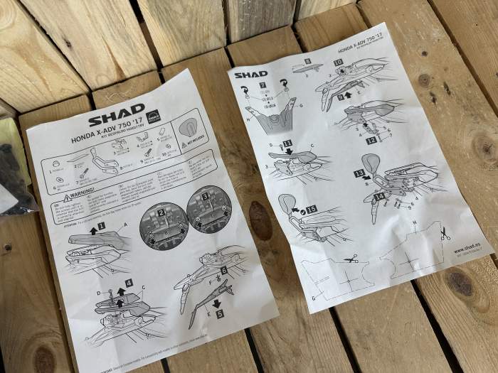 KIT FIJACION RESPALDO SHAD H0XD77RV