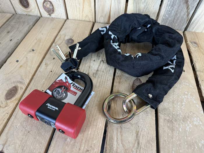 CADENA DE SEGURIDAD CON CANDADO RADIKAL