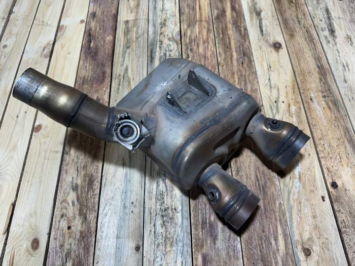 CATALIZADOR S1000RR SIN COLECTORES 19-24