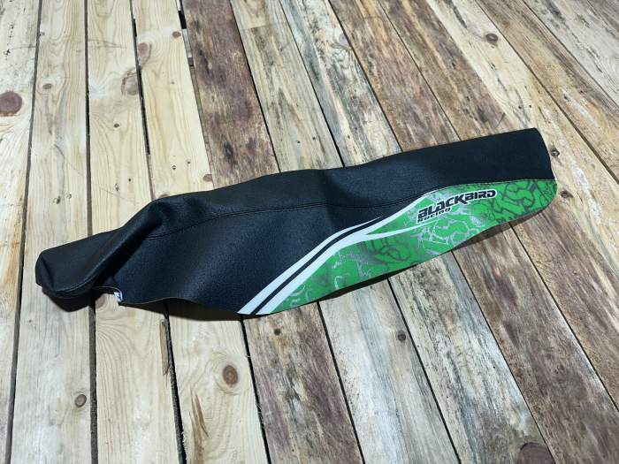 FUNDA ASIENTO TRIBAL SKULL KX 125-250 / 03-08