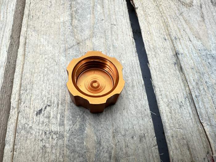 TAPON LIQUIDO DE FRENO TRASERO KTM