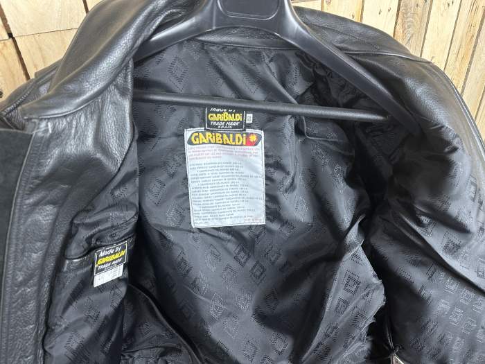 CHAQUETA T-L CASUAL CUERO NEGRO GARIBALDI 1