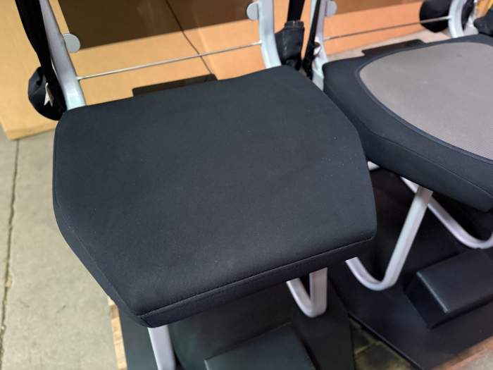 EXPOSITOR PARA SILLAS DE COCHE - QrBox.es