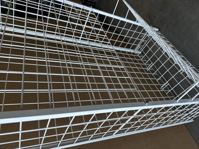 JAULA DE PELOTAS PARA TIENDA