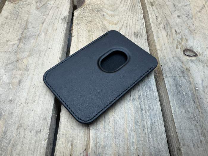 FUNDA PARA MAGSAFE IPHONE NEGRA/MARRON