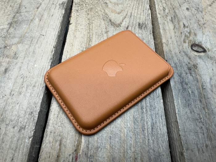 FUNDA PARA MAGSAFE IPHONE NEGRA/MARRON
