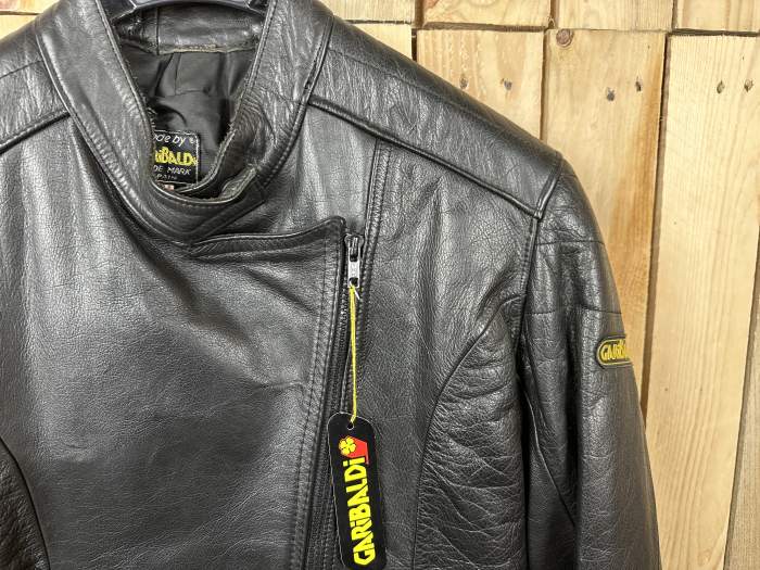 CHAQUETA T-S CASUAL CUERO GARIBALDI NEGRA