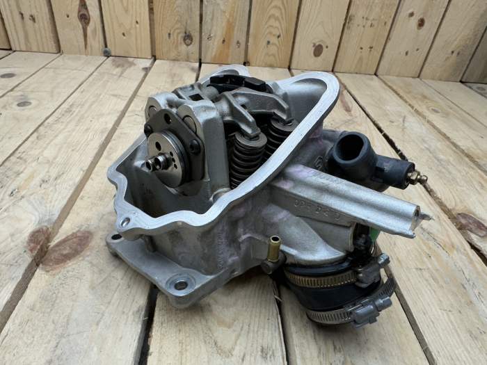 CULATA PIAGGIO BEVERLY 350 COMPLETA