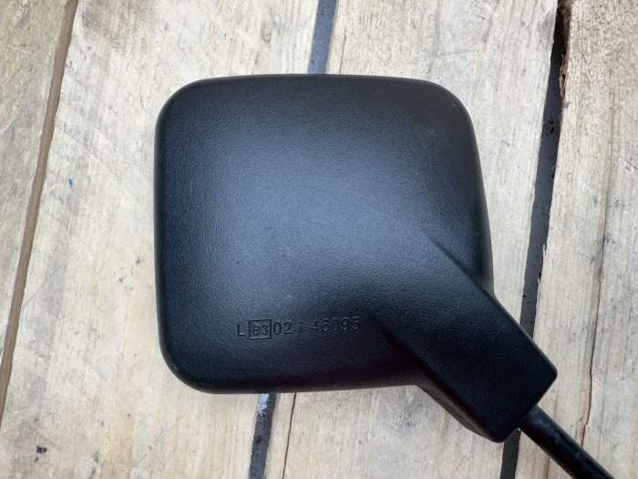 ESPEJO RETROVISOR DERECHO