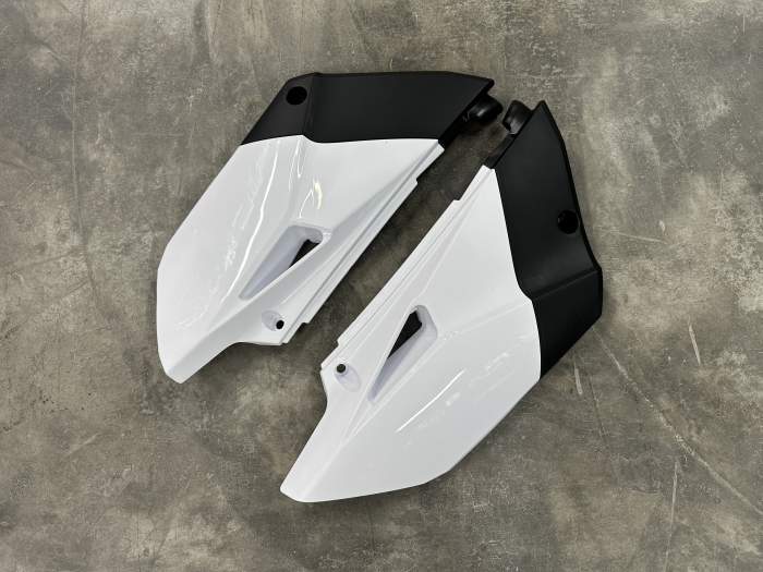TAPAS LATERALES BLANCAS YAMAHA YZ85 2015-2025