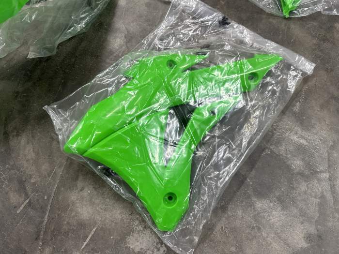 KIT PLASTICOS UFO KAWASAKI KX85 2014-2025 FLUOR