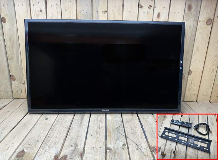 SAMSUNG TV 39 PULGADAS + SOPORTE PARED