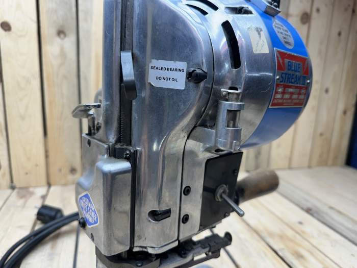 CORTADORA VERTICAL DE TEJIDOS BLUE STREAK II - QrBox.es