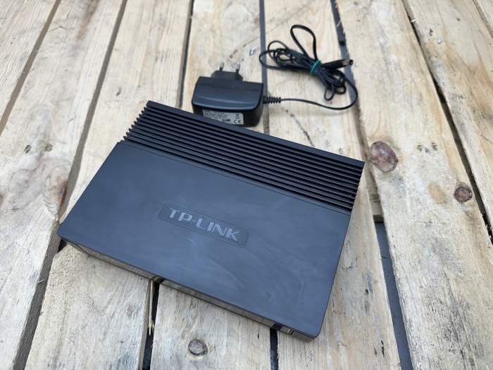SWITCH TP-LINK TL-SF1016D 16 PUERTOS