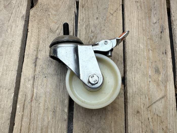 RUEDA GIRATORIA AFO 8CM CON FRENO