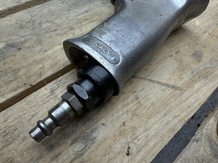ATORNILLADOR NEUMÁTICO INDUSTRIAL PISTOLA 1